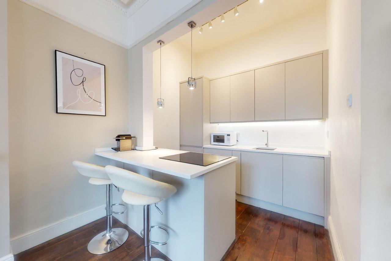 Super 1 Bedroom Flat In Hendon Near Middlesex University With Private Parking 외부 사진